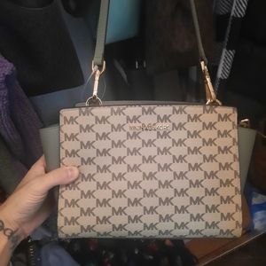 Mk nwt purse